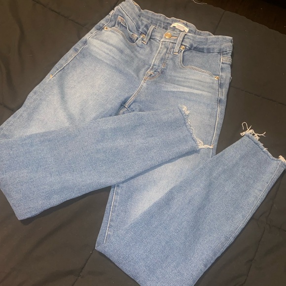 Good American Jeans - Picture 7 of 8